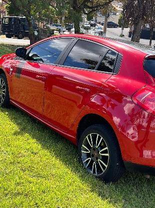 FIAT BRAVO 1.8 ESSENCE 16V FLEX 4P AUTOMATIZADO FIAT BRAVO 1.8 ESSENCE 16V FLEX 4P AUTOMATIZADO